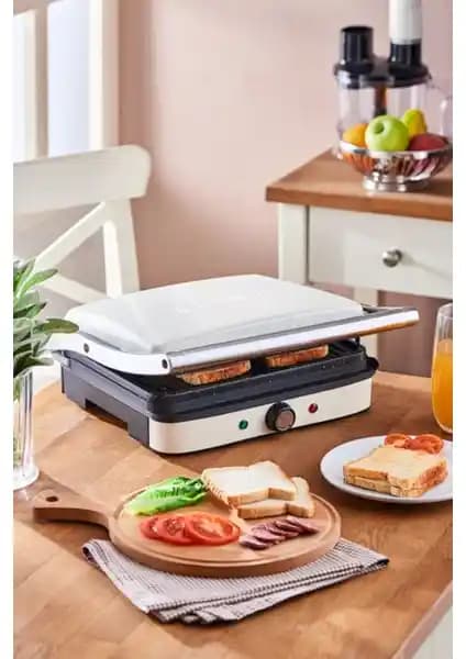 Sinbo 2000 W Beyaz Tost Makinesi: Modern Tasarım ve Yüksek Performanslı Mutfak Aleti