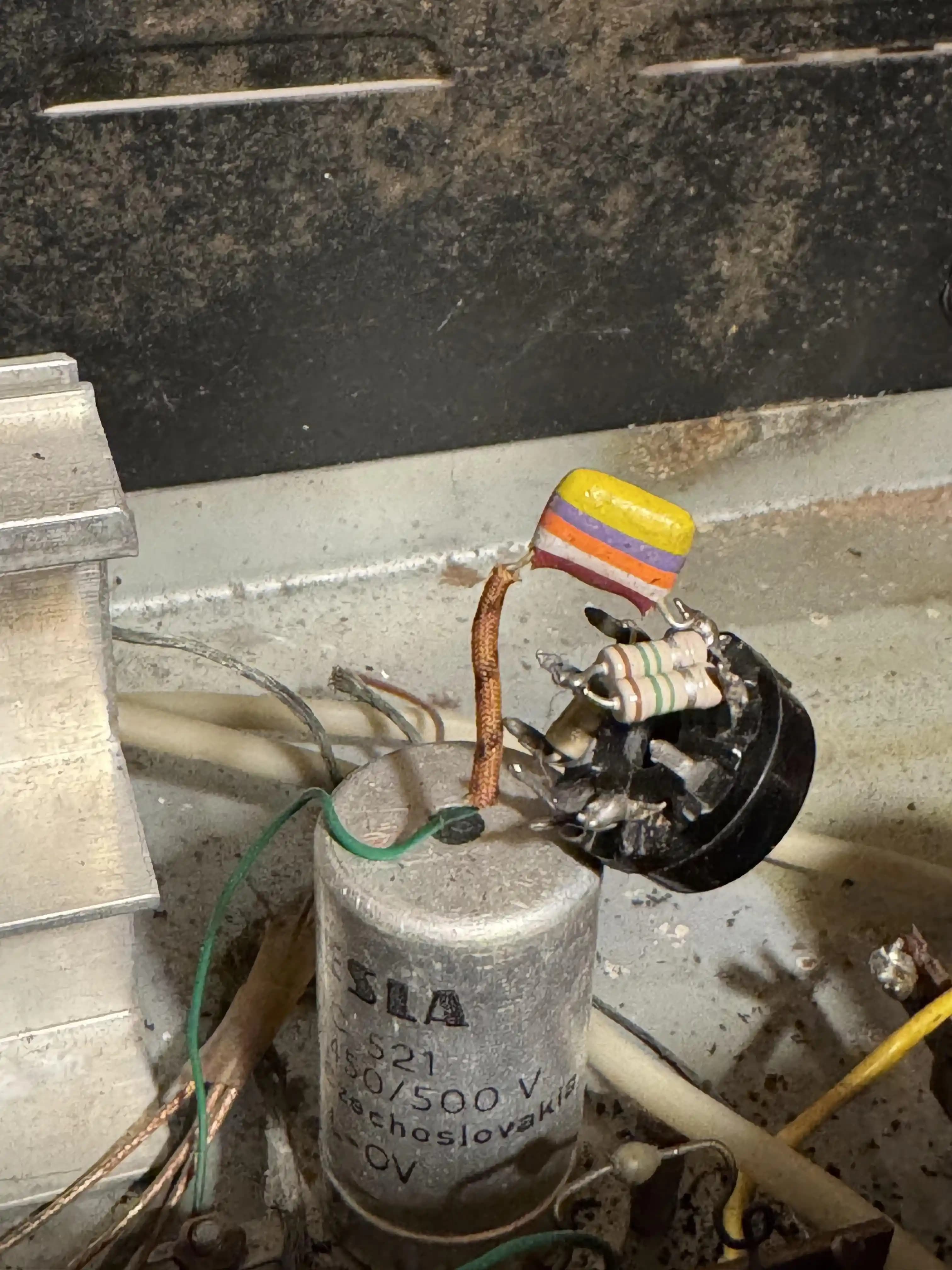 Elektronik Dirençler ve Kondansatörlerin Tarihsel Gelişimi ve Tamir Edilebilirlik