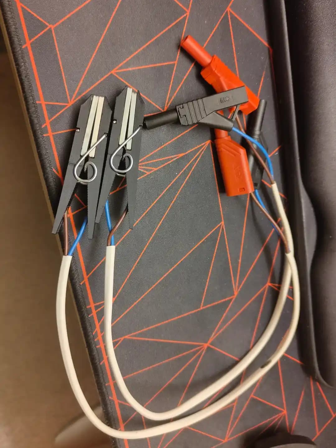 Kelvin Kelepçeleri ve Dört Telli Ölçüm Yöntemi ile Düşük Dirençlerde Yüksek Doğruluk Sağlama