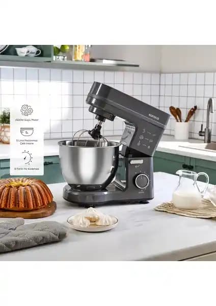 Karaca Maestrochef Stella Stand Mikser 1500W ile Yui M200 1800W Karşılaştırması