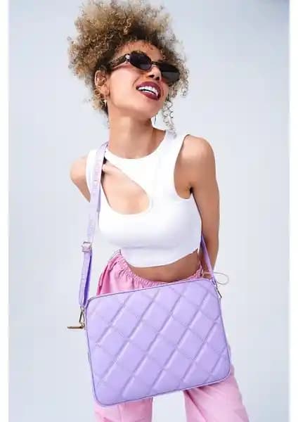 Deridense Macbook Air Pro Kılıfı ve Morca Omuz Askılı Notebook Çantasının Karşılaştırması