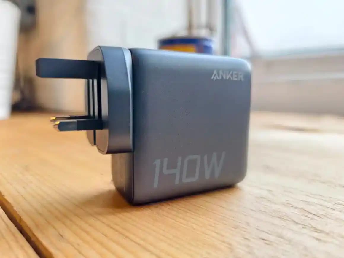 Anker 140 Watt Şarj Aleti: Güçlü ve Güvenilir Çoklu Cihaz Şarj Çözümü