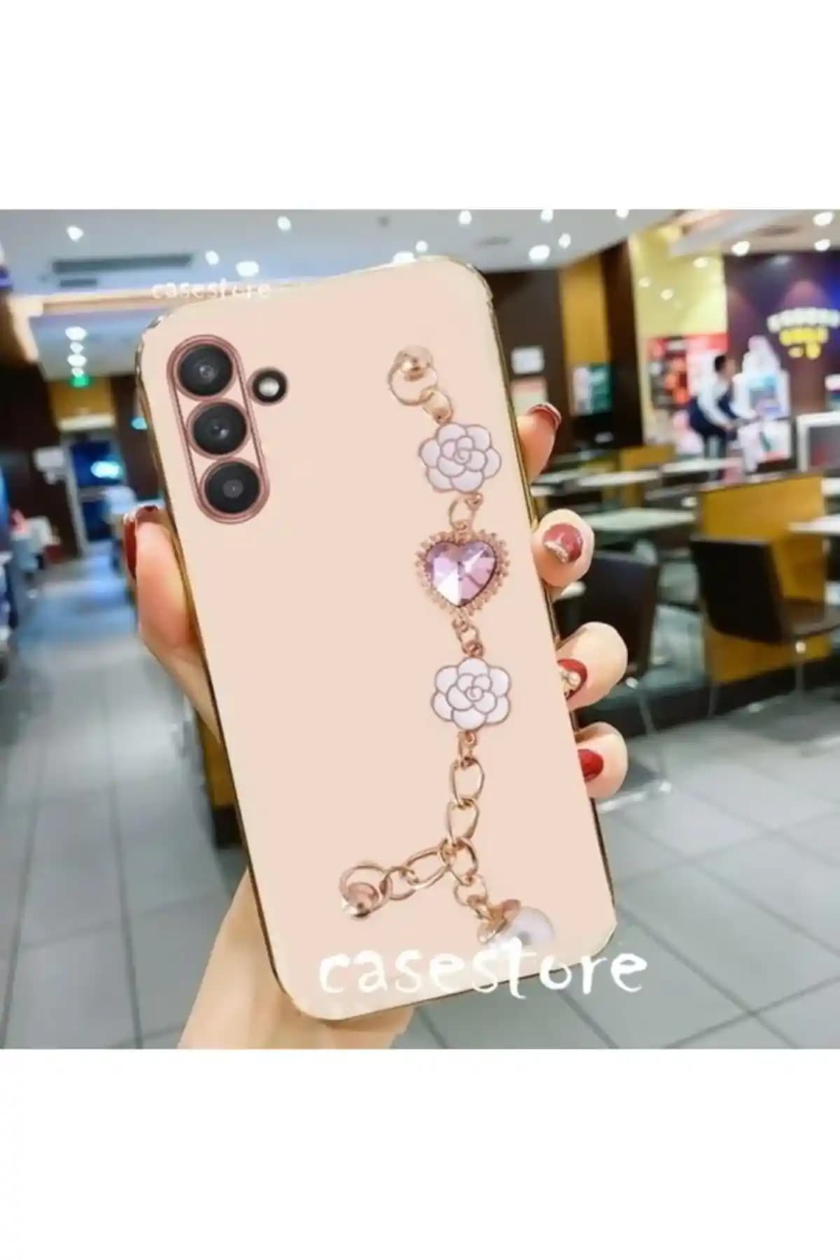 Samsung Galaxy A32 için Zincirli Kılıf: Koruma ve Şıklığın Modern Buluşması