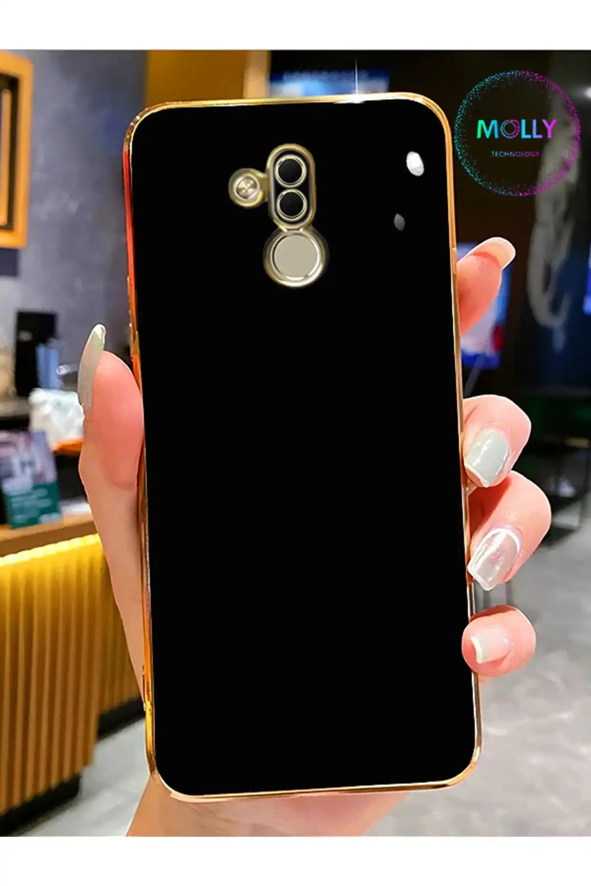 Huawei Mate 20 Lite İçin Siyah ve Altın Detaylı Lüks Silikon Kılıfı İncelemesi