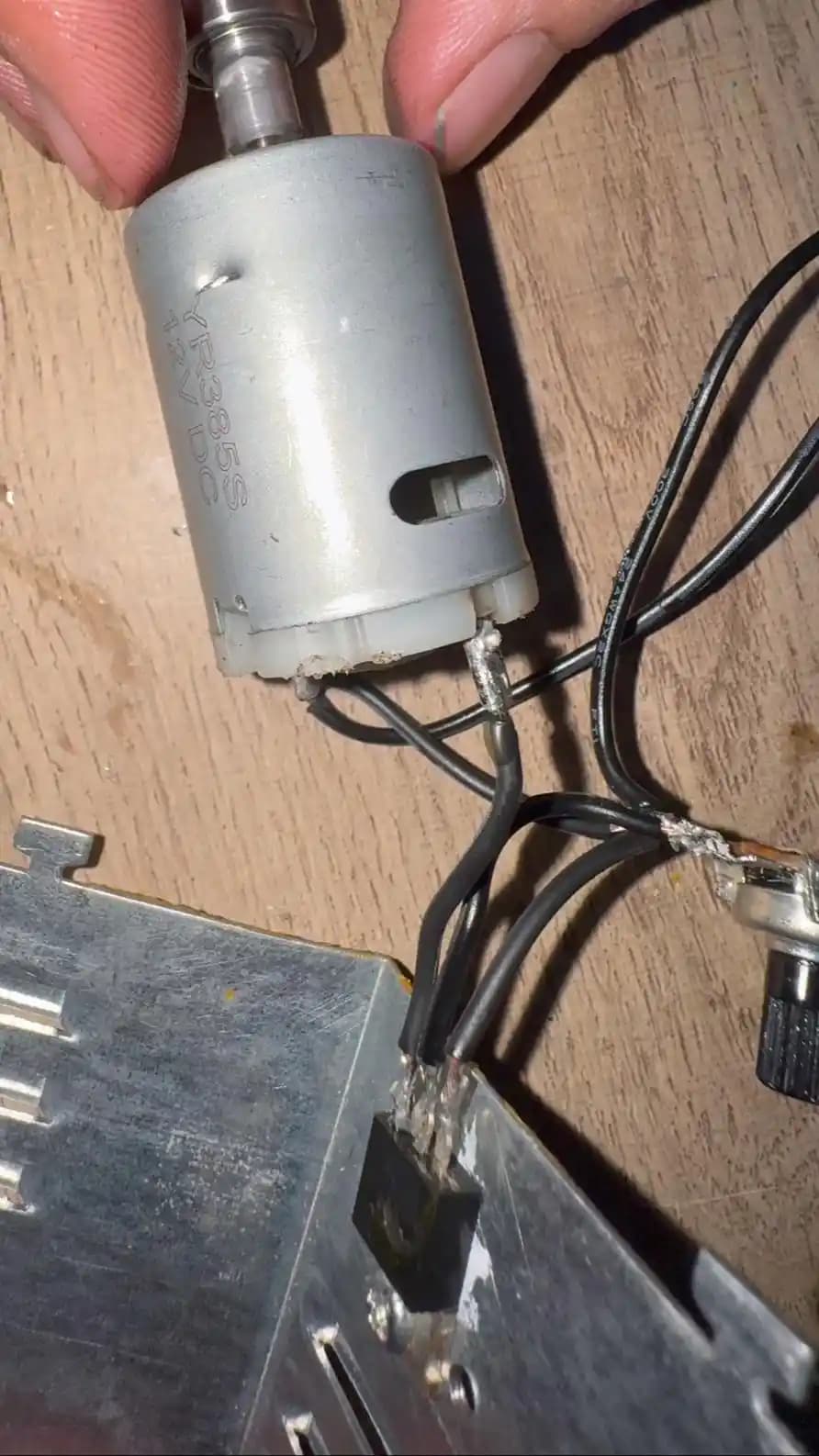 DC Fırçalı Motorlarda Hız Kontrolü: Temel Devre Tasarımları ve Uygulama Yöntemleri