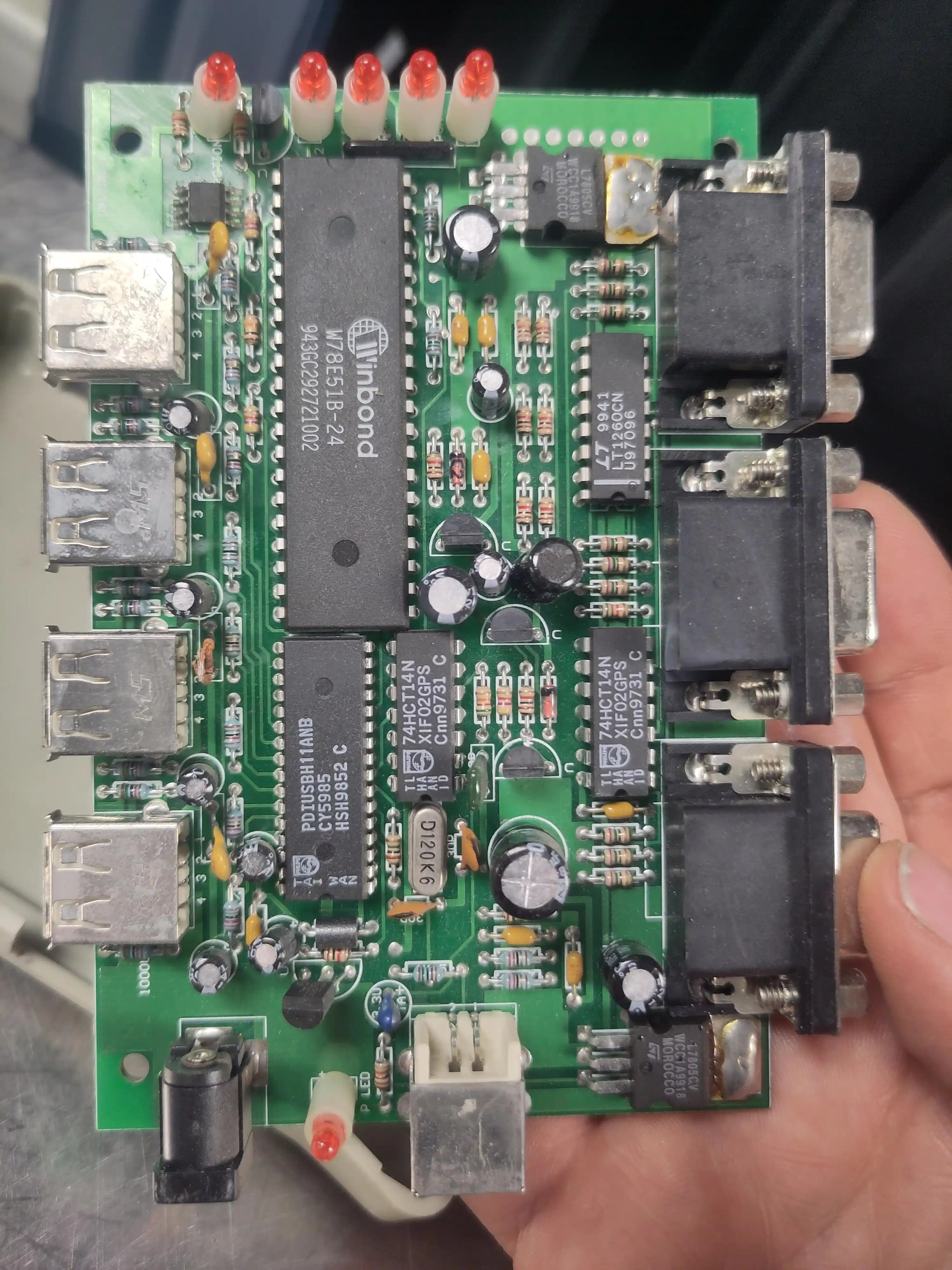 Endüstriyel Uygulamalar İçin Tamamen Through-Hole Bileşenli USB Hub Tasarımı ve Özellikleri