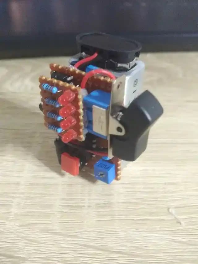 Küçük ve Basit Elektronik Rastgele Sayı Üreteci Tasarımı ve Çalışma Prensipleri