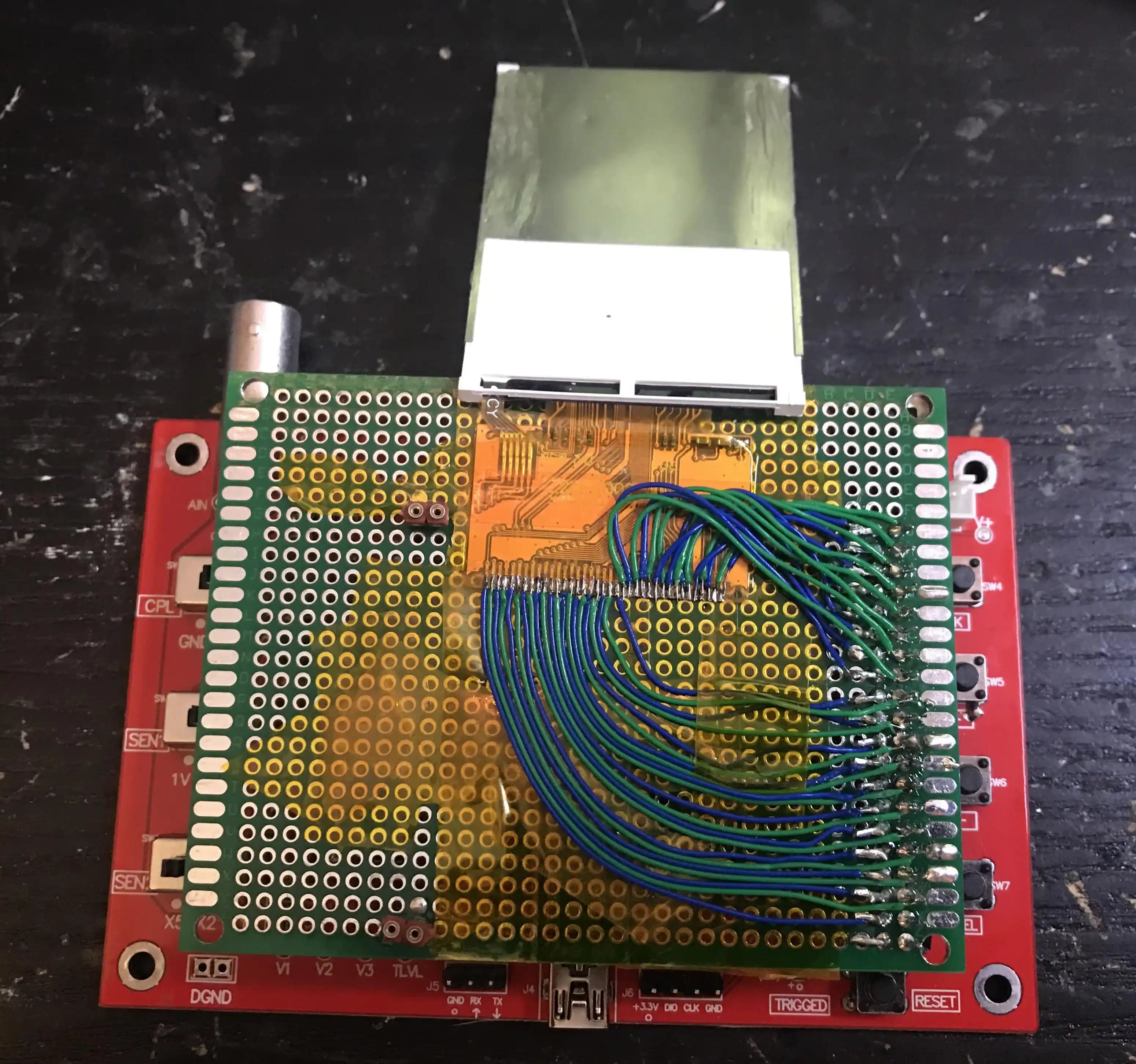 LCD Ekranın 90° Döndürülmesi: Elektronik Modifikasyonlarda Donanım ve Yazılım Uyumu