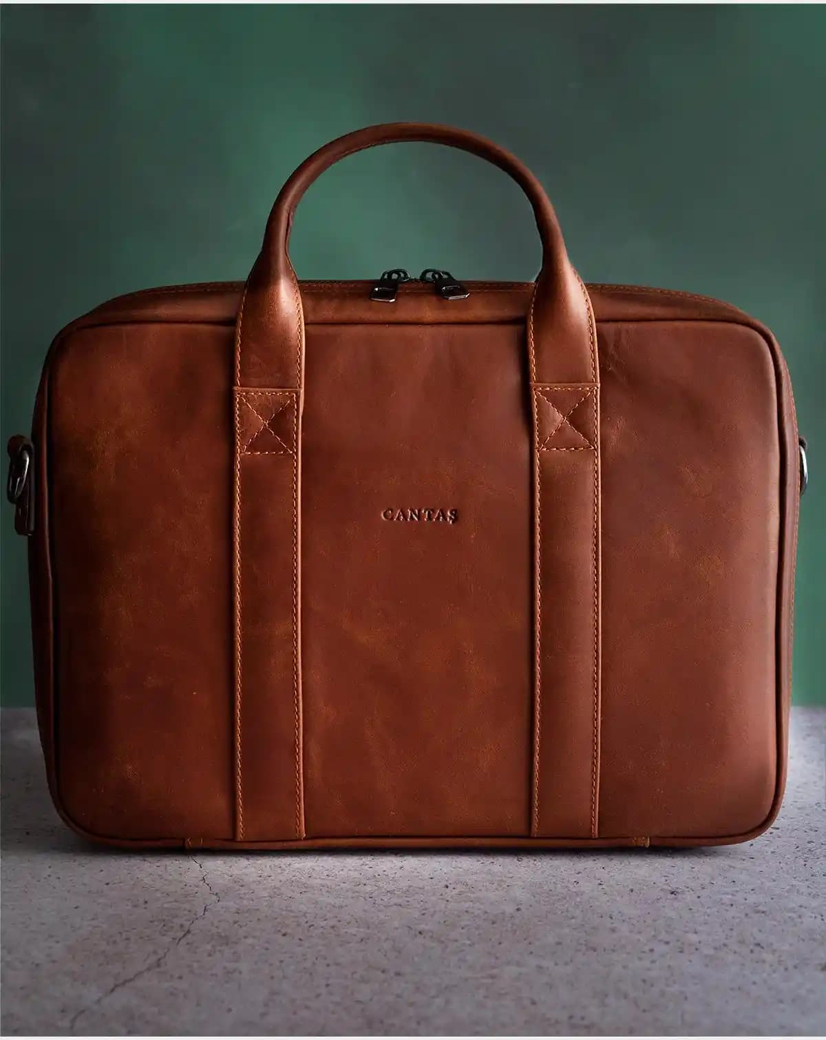 Seyahat İçin En İyi Laptop Çantası Seçimi: Modellerin Özellikleri ve Kullanıcı Deneyimleri