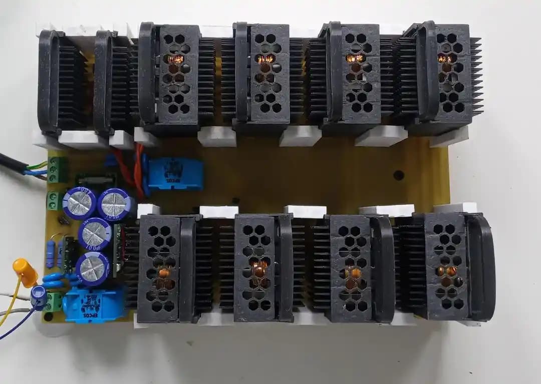 Tam Analog Modüler Grid-Tie MPPT Güneş Enerjisi İnvertörü Tasarımı ve Teknik İyileştirmeler