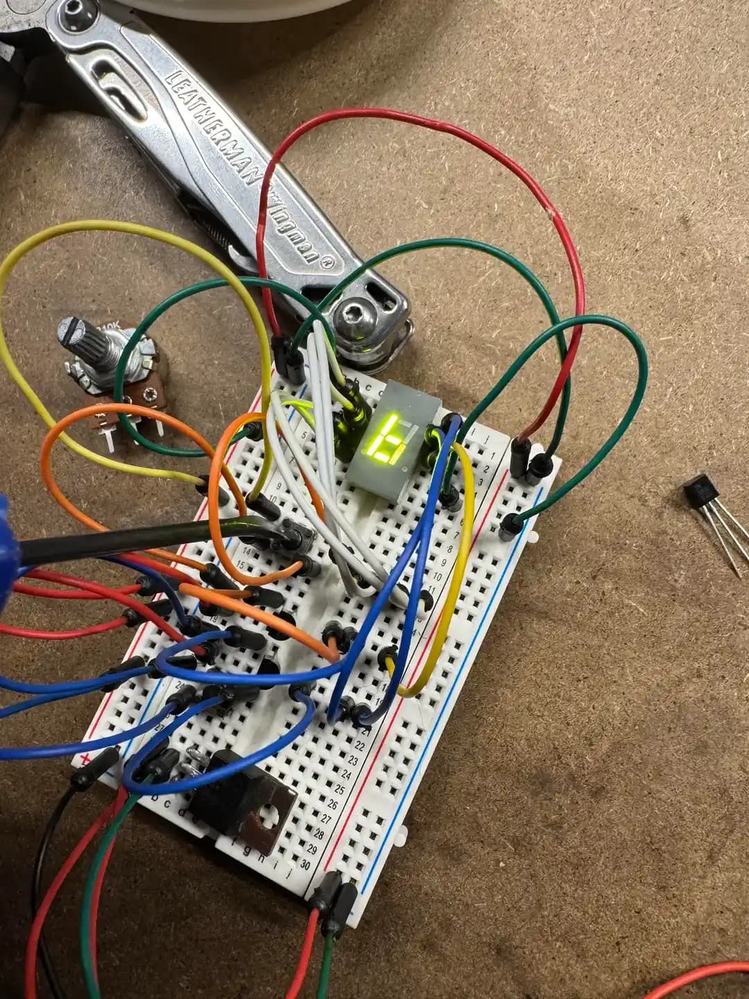 7 Segment Display ile Temel Elektronik Proje Deneyimi ve Devre Tasarım İlkeleri