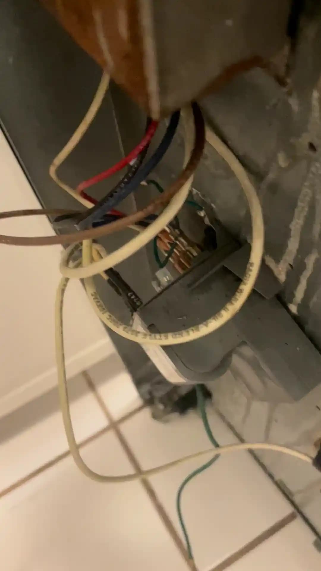 Elektrikli Ocaklarda Kıvılcım ve Topraklama Sorunları: Güvenlik Riskleri ve Önlemler