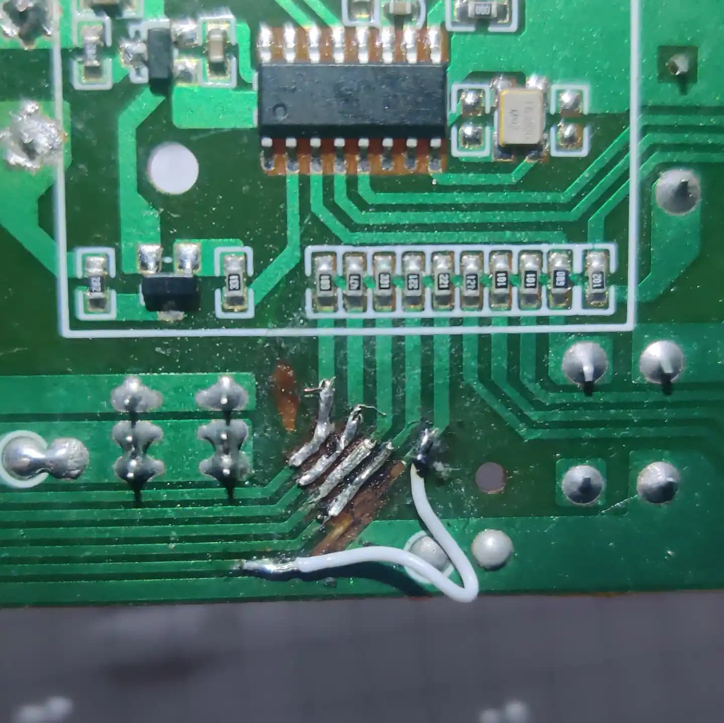 Elektronik Devre Kartı İz Onarımı: İkinci Deneme ve İyileştirme Teknikleri