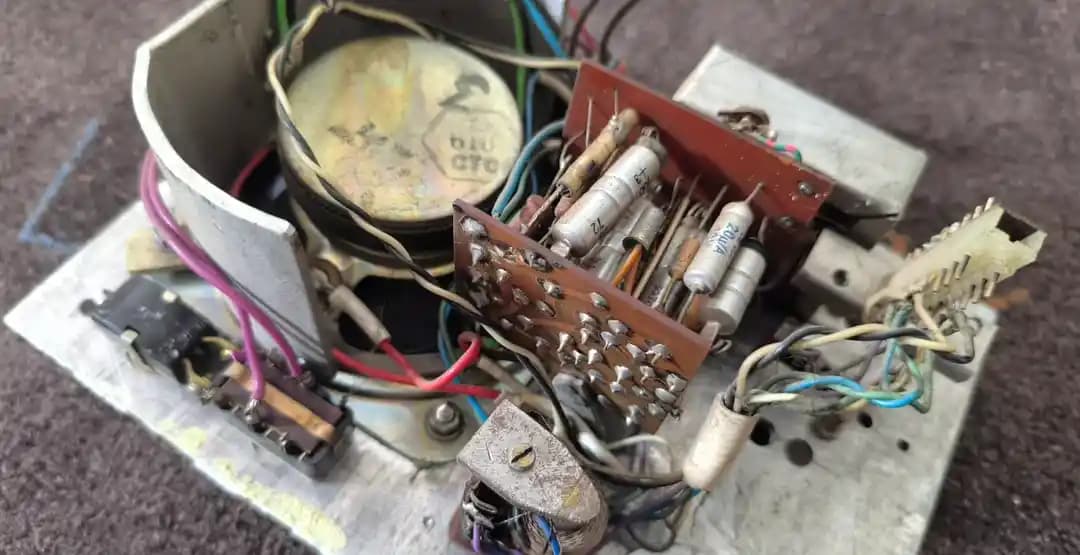 Komünist Dönemde El Yapımı İnterkom ve Cordwood PCB Teknolojisinin Teknik Analizi