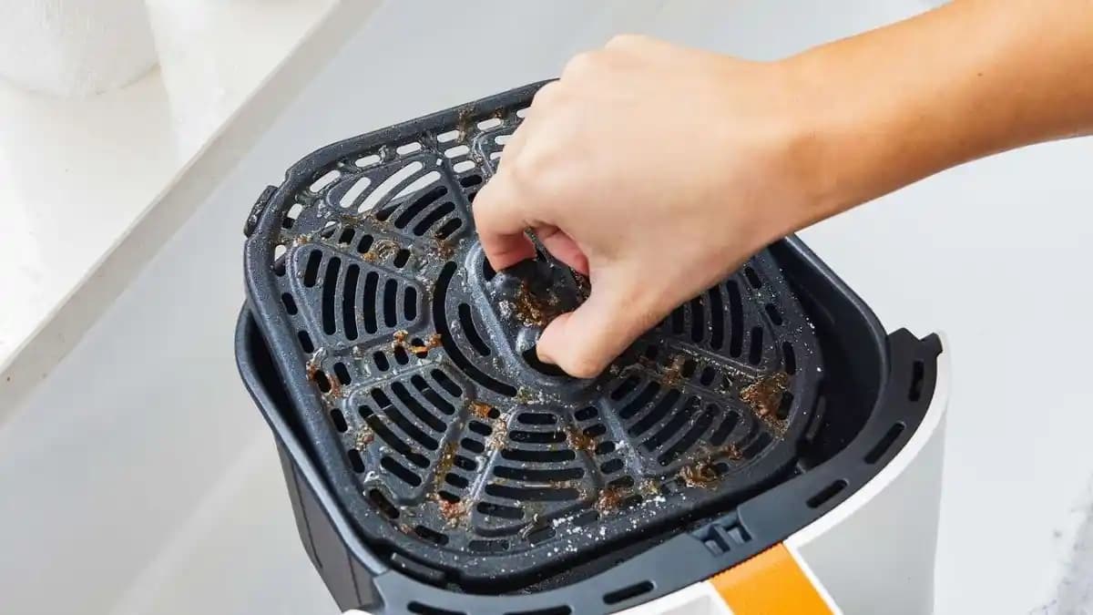 Air Fryer Temizliği İçin Etkili Yöntemler ve Dikkat Edilmesi Gereken Hususlar