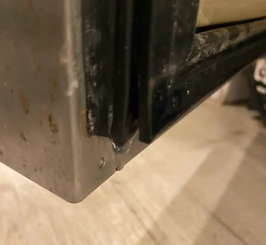 Dondurucu Kapısı Contasından Su Sızıntısı Nedenleri ve Etkili Çözüm Yöntemleri