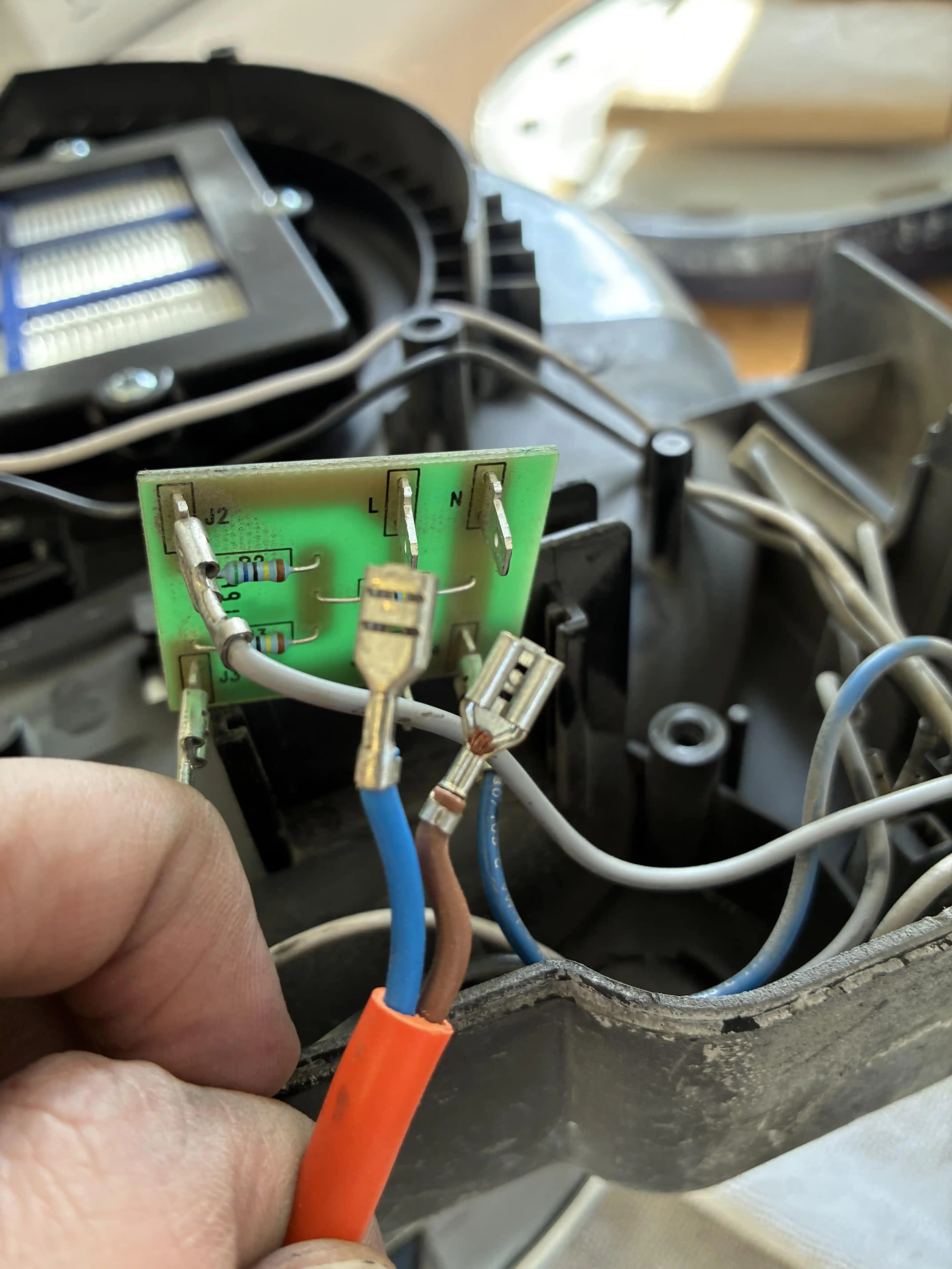 Elektrik Kablolarının Renk Kodları ve Doğru Bağlantı Yöntemleri Hakkında Rehber