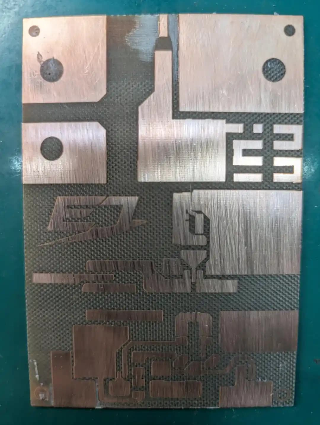 Fiber Lazer ile 30 Dakikada Çift Taraflı PCB Üretimi ve Prototip Süreci