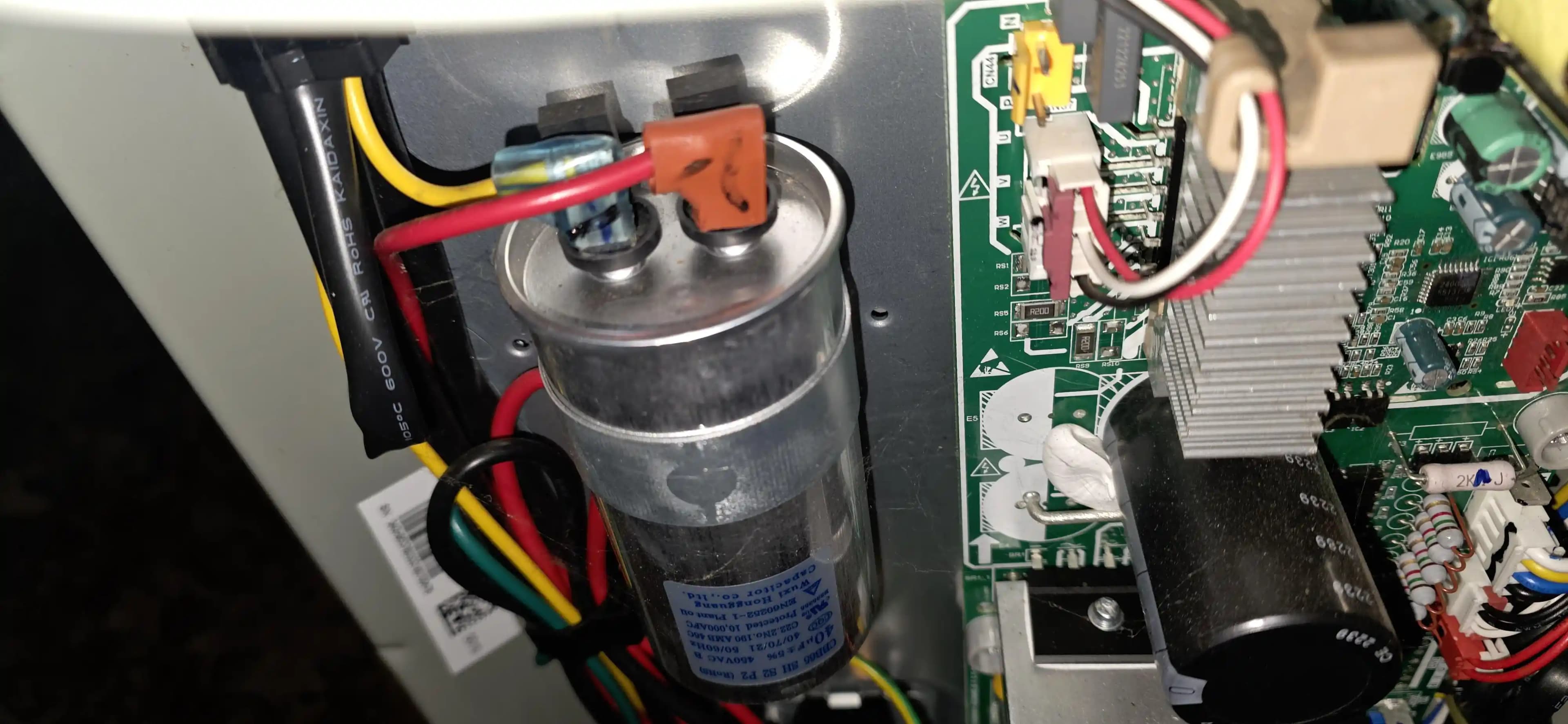 Klima ve Isı Pompası Sistemlerinde Kondansatör ve Kompresör/Fan Kablolarının Doğru Bağlantısı