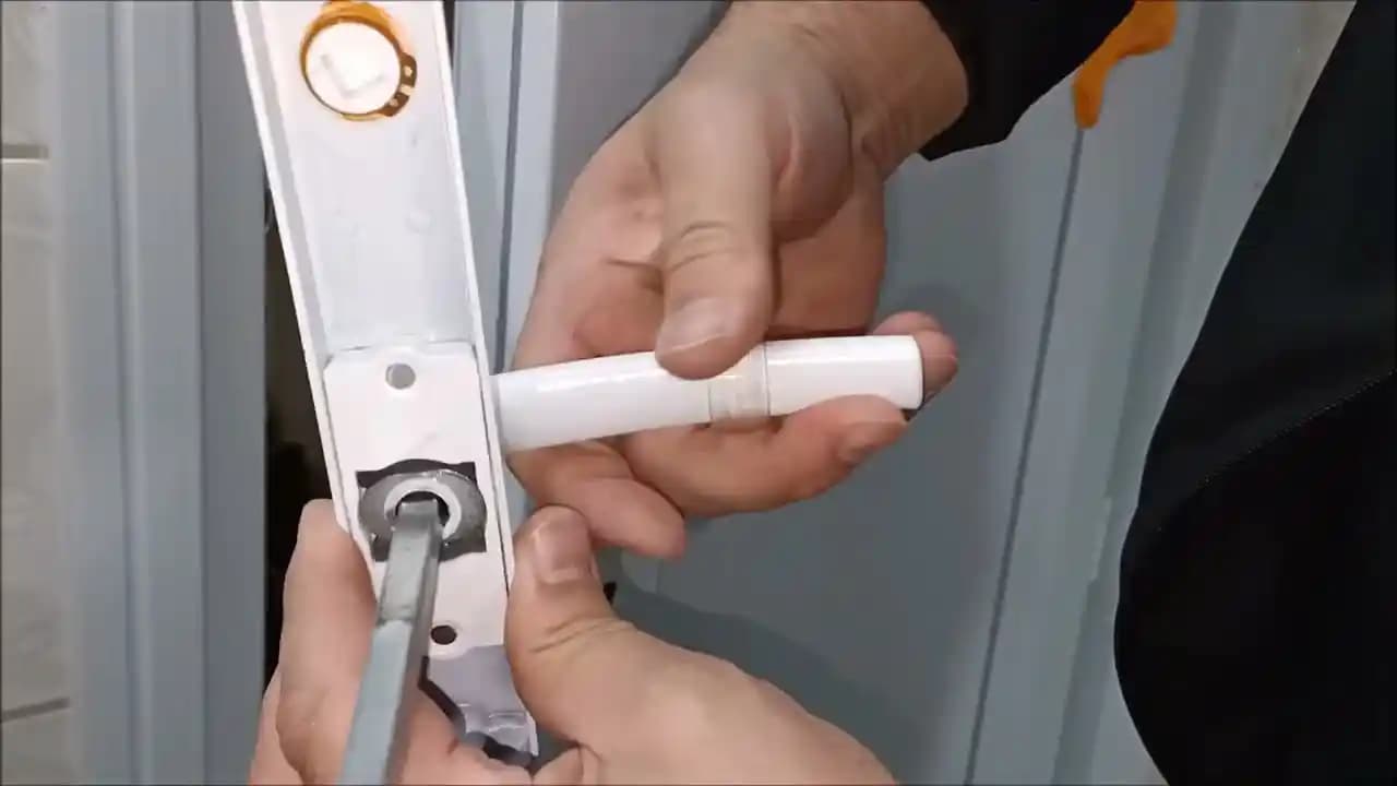 Kurutucu Kapısının Açılma Yönü Değiştirme Rehberi: Adım Adım Uygulama ve Dikkat Edilmesi Gerekenler