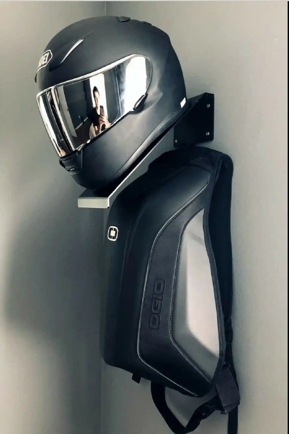 Hobi Demir Sanat Siyah Motosiklet Kask Tutucu: Dayanıklı ve Şık Aksesuarlar