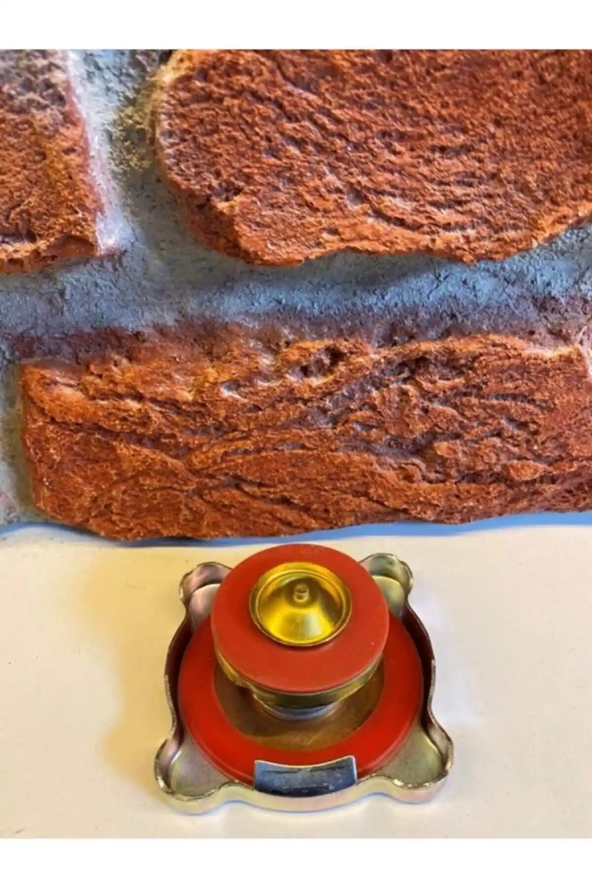 Tofaş ve Fiat Araçlarınız İçin Orijinal KALE 0,8 Kırmızı Radyatör Kapağı Ürünü