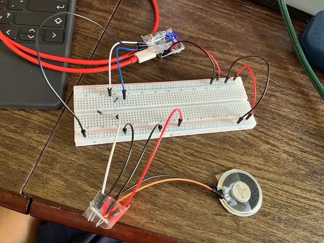 Bluetooth Hoparlör Projesi: Temel Bileşenler, Bağlantı Teknikleri ve Profil Uyumluluğu