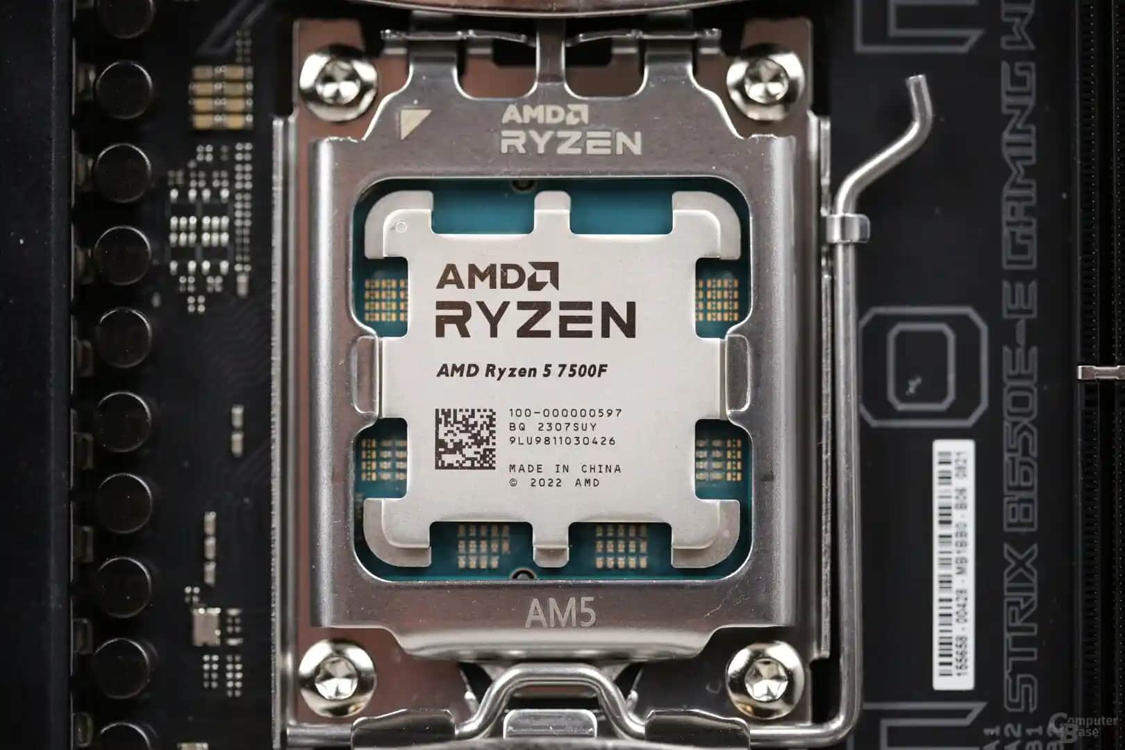 AMD Ryzen 5 7500F: Orta Segmentte Güçlü ve Ekonomik İşlemci Teknolojisi