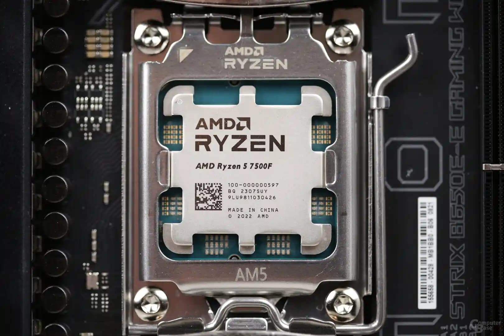 AMD Ryzen 5 7500F: Orta Segmentte Güçlü ve Ekonomik İşlemci Teknolojisi