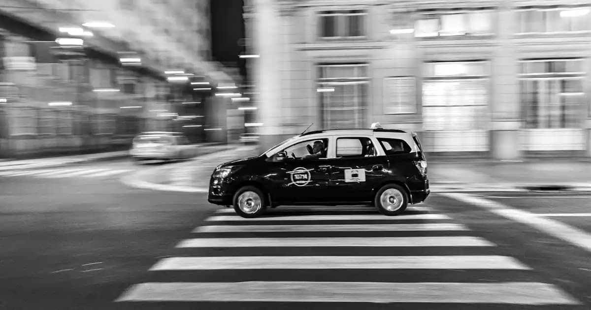 Baseus Crystal Shine 100W Güç Adaptörü: Yüksek Performans ve Estetik Tasarım