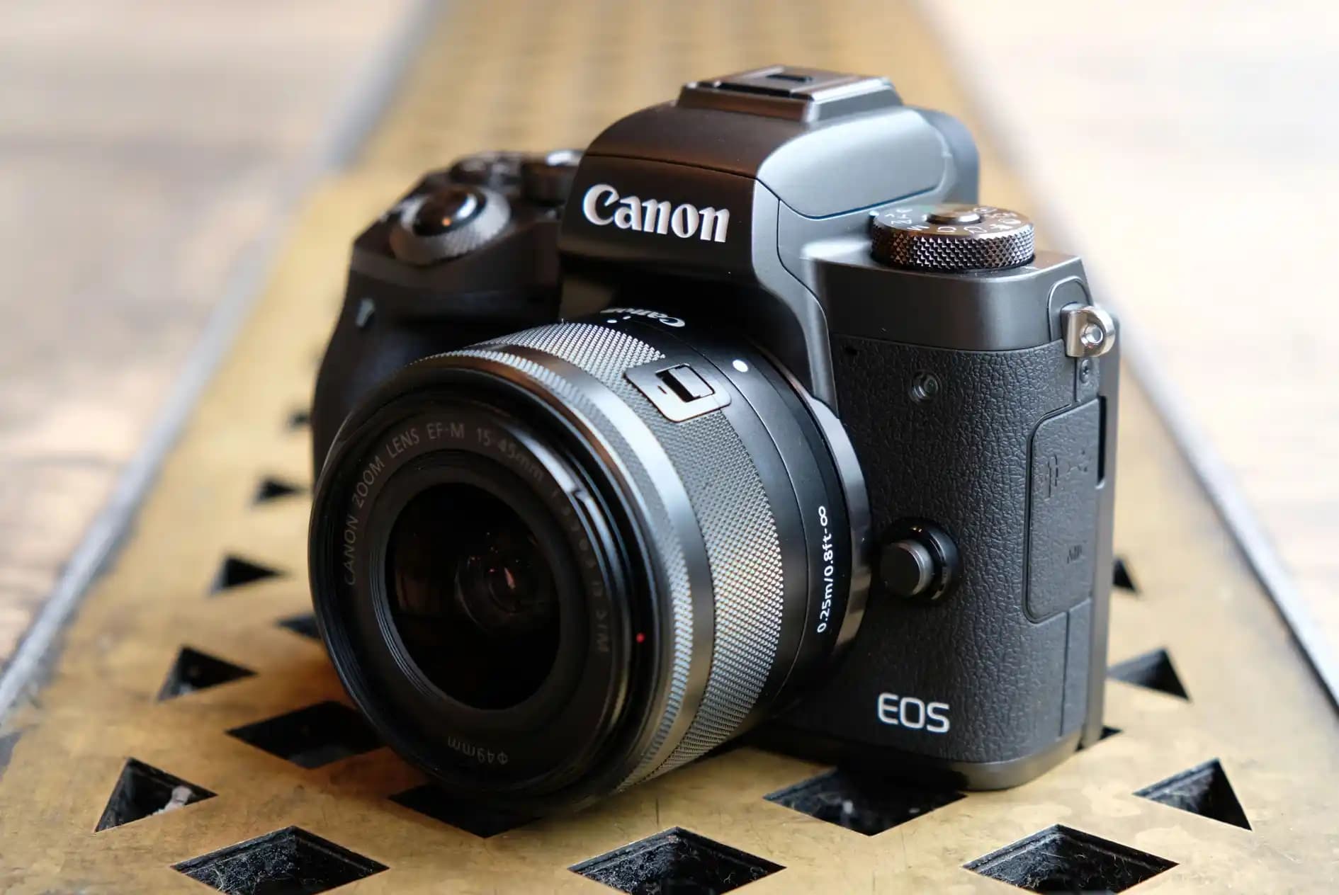 Canon EOS M50: Çok Yönlü ve Kompakt Mirrorless Kamera ile Yaratıcılığınızı Geliştirin