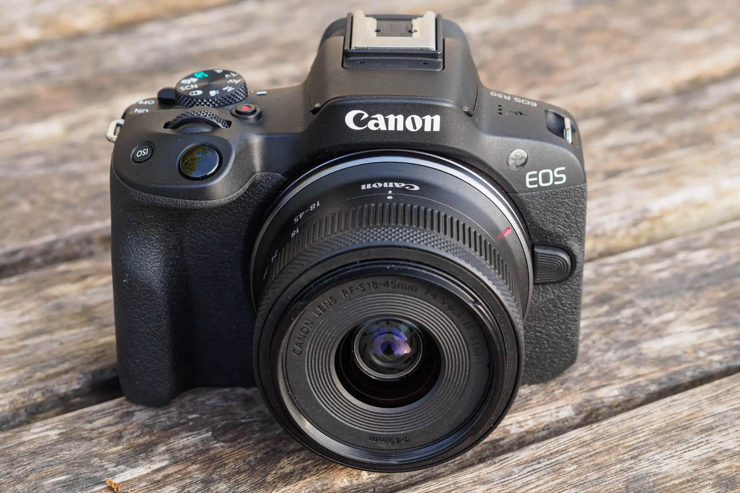 Canon EOS R50: Kompakt ve Güçlü Giriş Seviyesi Aynasız Kamera Özellikleri ve Kullanım İpuçları