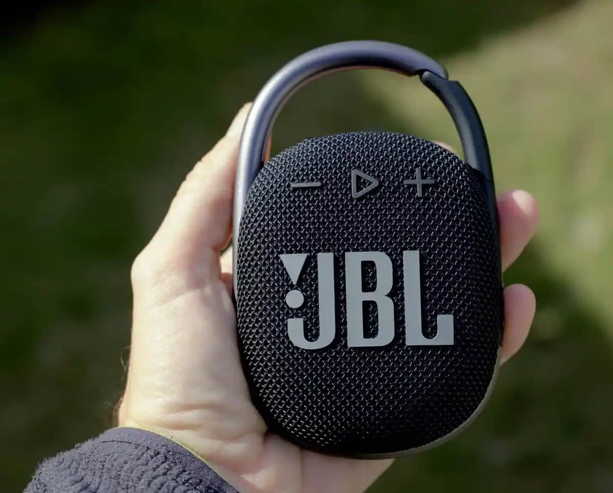 JBL Clip 4 Taşınabilir Bluetooth Hoparlör: Dayanıklı ve Güçlü Ses Deneyimi