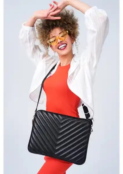 Morca ve Moserini Macbook 13-14 inç koruma ürünleri karşılaştırması