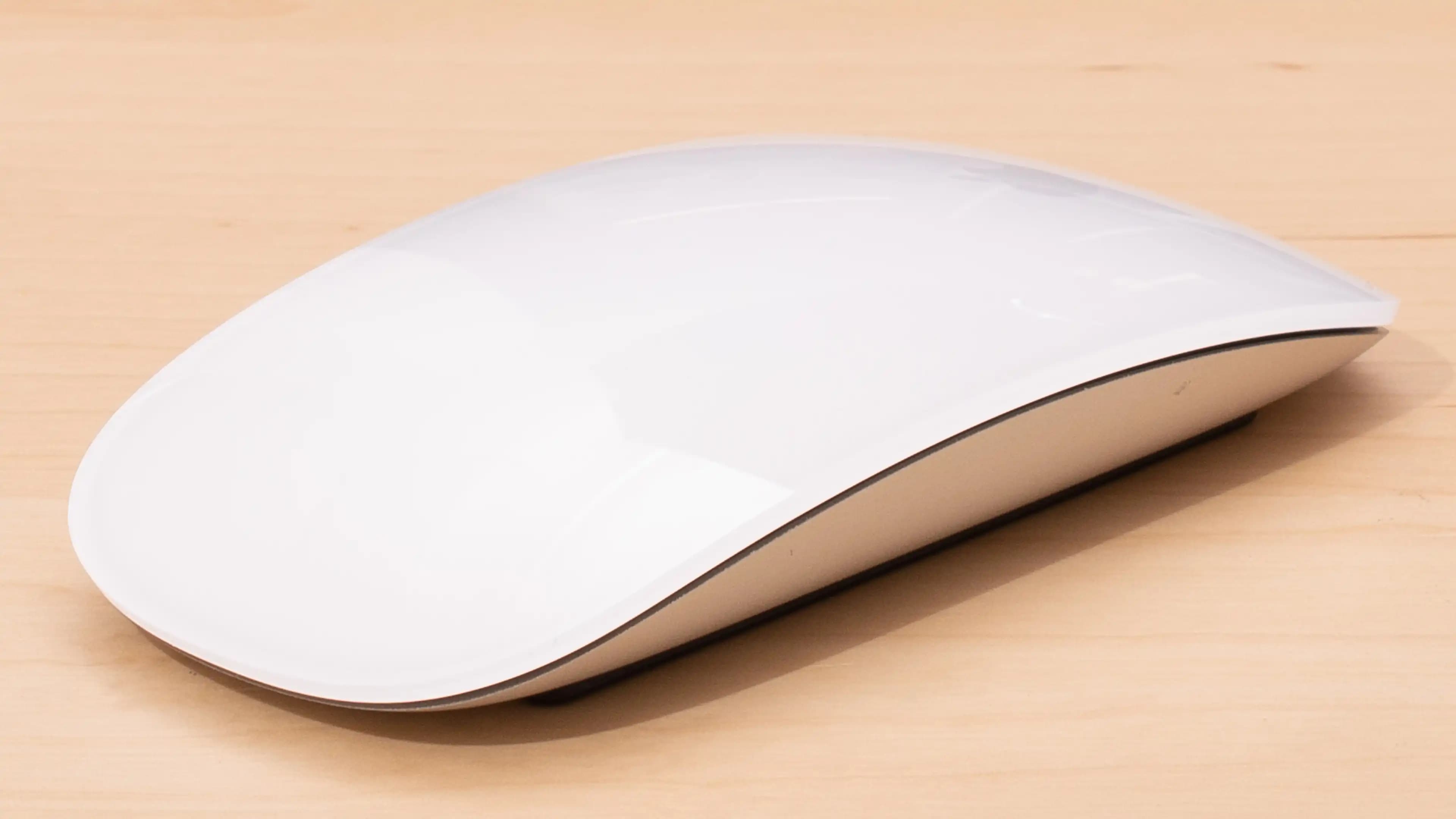 Apple Magic Mouse: Kablosuz ve Şık Tasarımıyla Modern Elektronik Aksesuarı