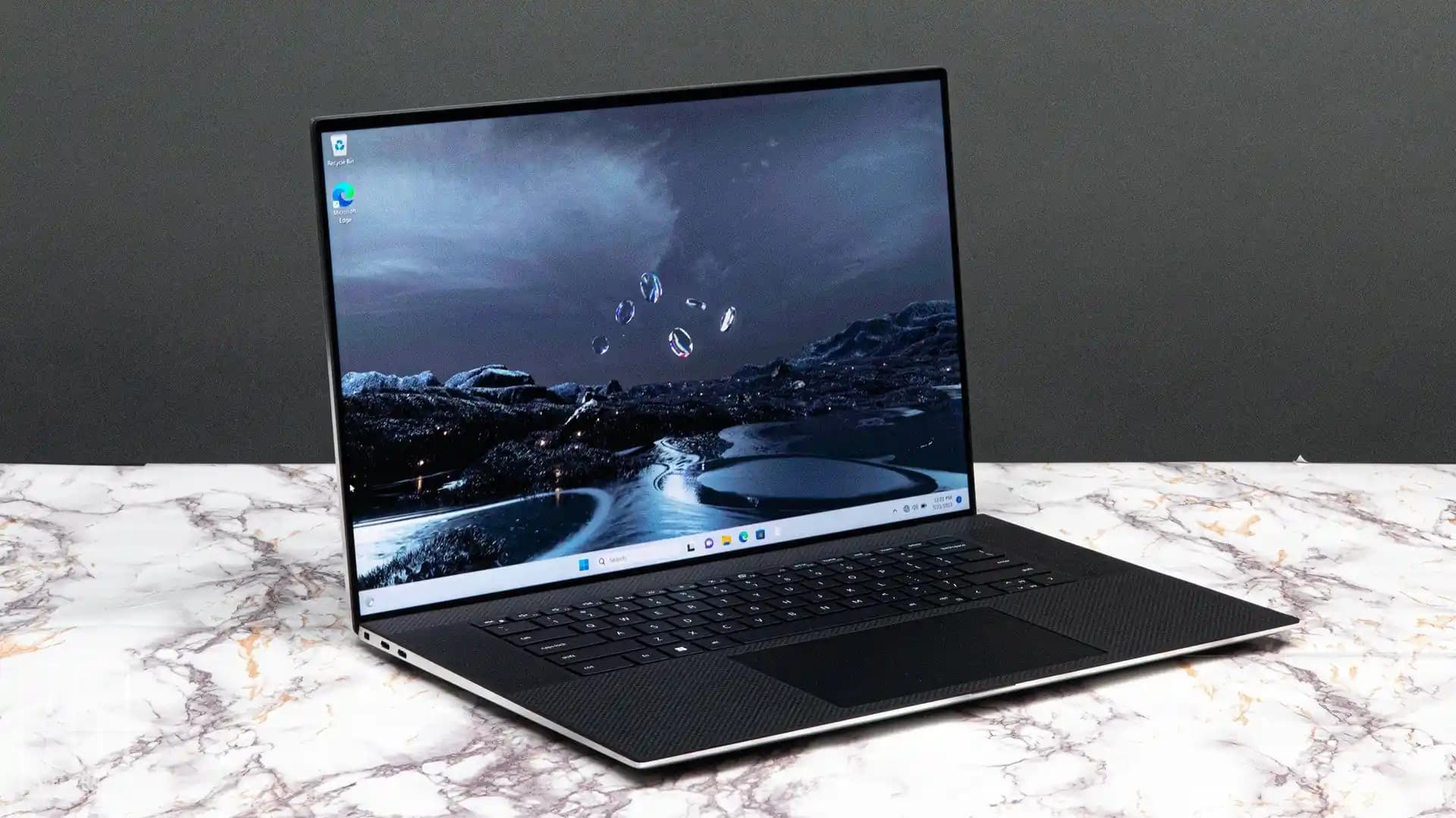 Dell XPS 17: Yüksek Performans ve Şıklık Sunan Profesyonel Dizüstü Bilgisayar