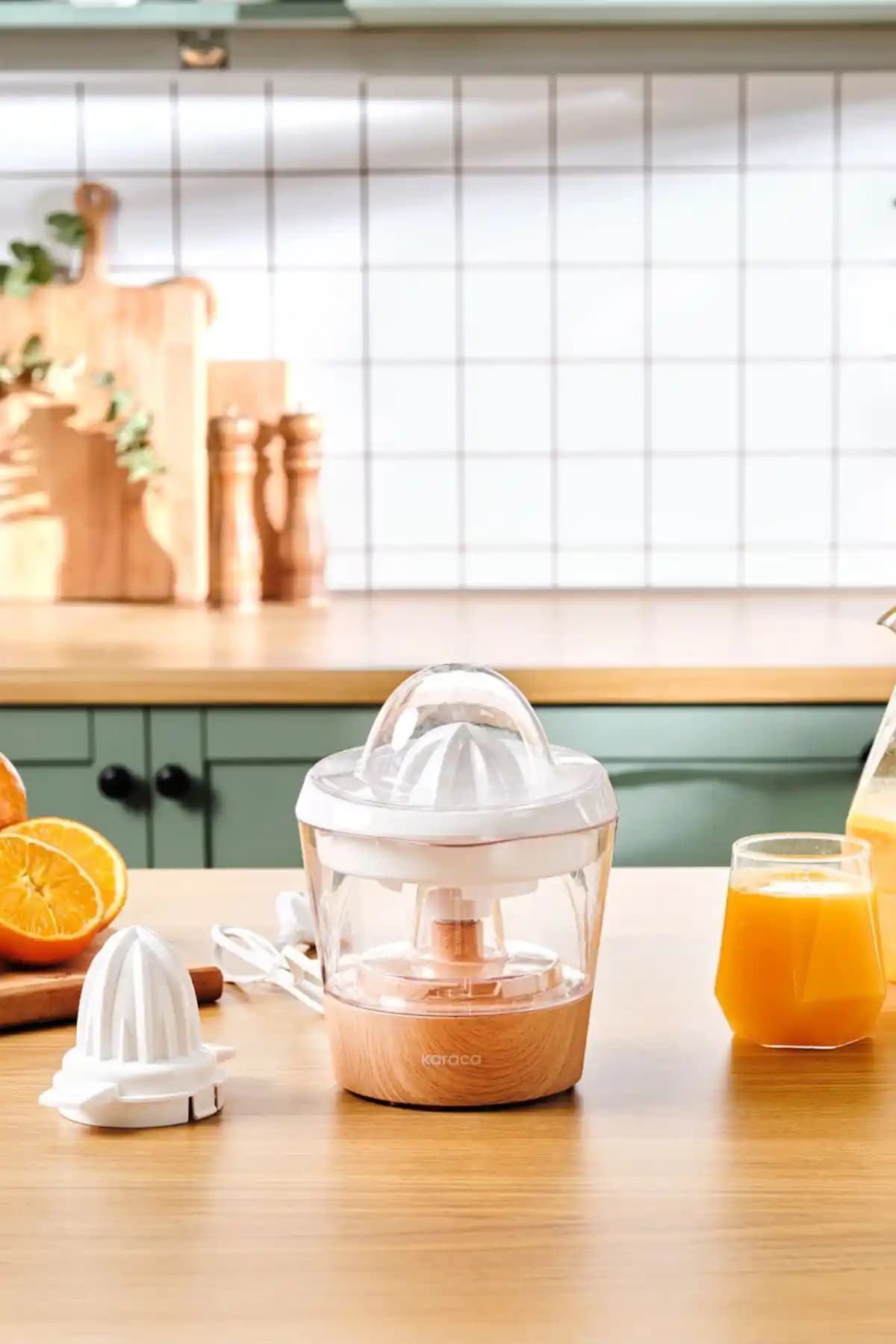 Elektrikli Narenciye Sıkacakları: Sağlıklı ve Pratik Meyve Suyu Çözümünüz