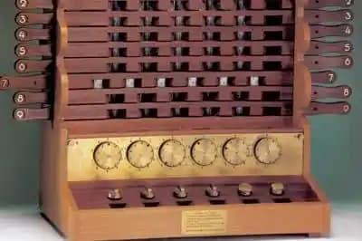 Elektronik Hesap Makinelerinin Tarihsel Gelişimi ve Günümüzdeki Kullanım Alanları