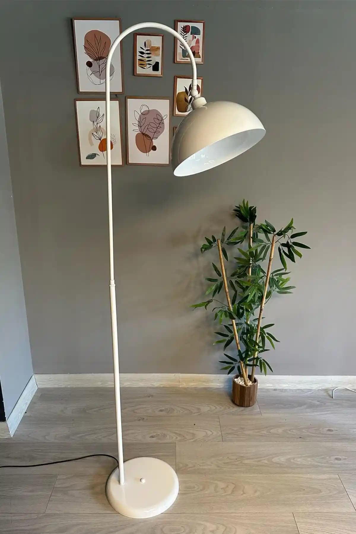 Elektronik Tasarım ve Estetiğin Birleştiği Lambader Başlıkları İçin Kapsamlı Rehber