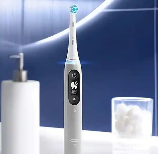 En İyi Şarjlı Diş Fırçası Seçimi Rehberi: Teknoloji ile Sağlıklı Gülüşler İçin Tavsiyeler