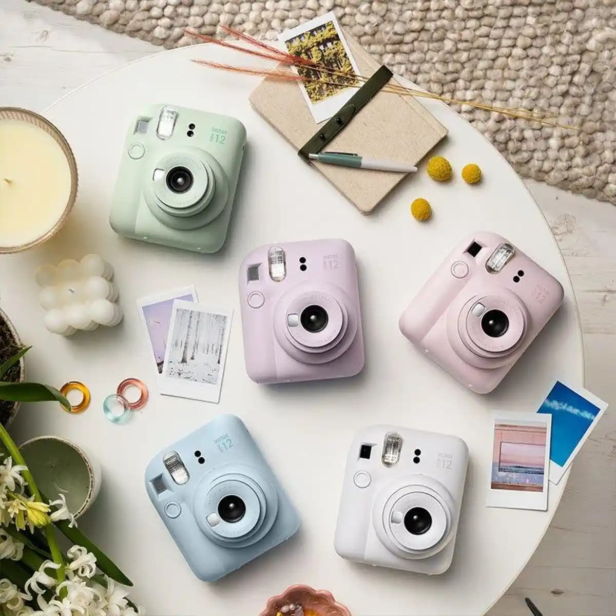 Instax Mini 12: Kullanıcı Dostu Tasarımı ve Yaratıcı Özellikleriyle Anlık Fotoğrafçılık