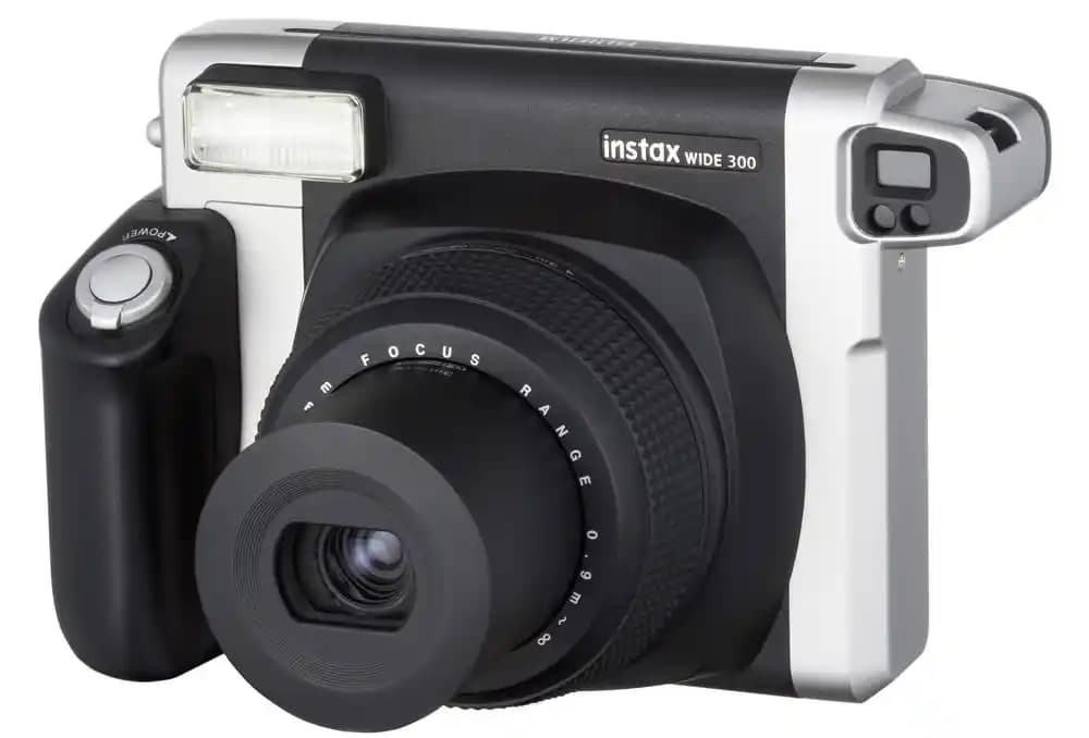 Instax Wide 300 ile Geniş Formatlı Anlık Fotoğraf Çekiminde Yeni Dönem Başlıyor