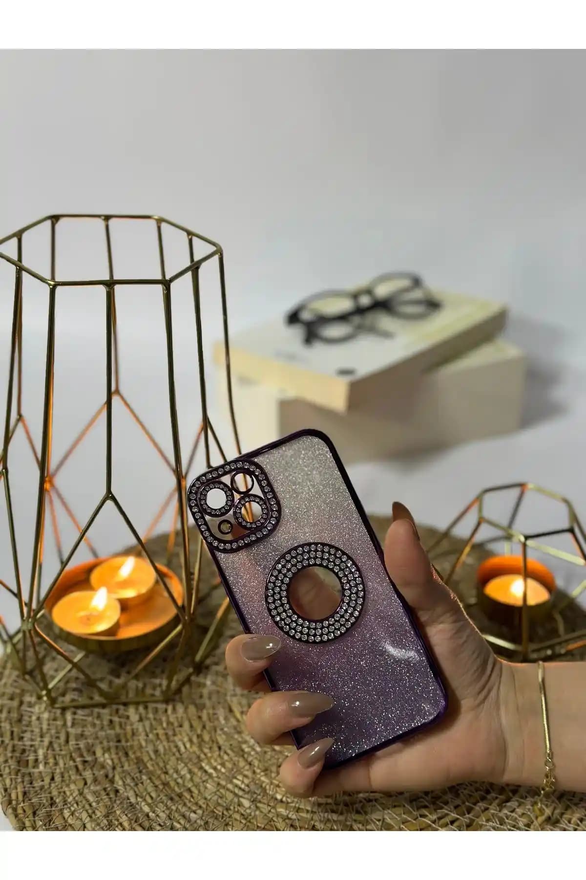 iPhone 13 Aksesuarları: Koruma, Şarj ve Fotoğraf Çekiminde En İyi Seçenekler