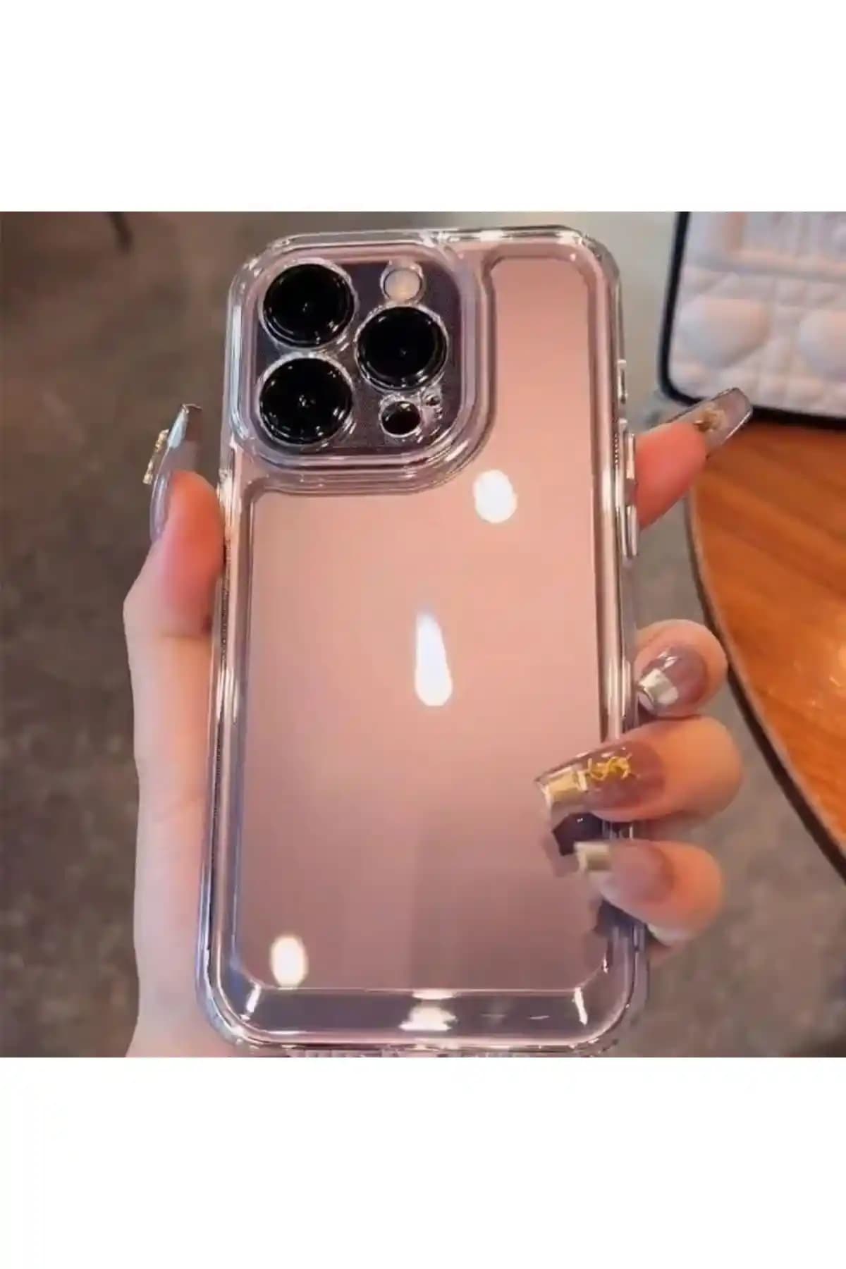 iPhone 15 Pro Max için şeffaf kılıf seçiminde dikkat edilmesi gerekenler ve popüler modeller