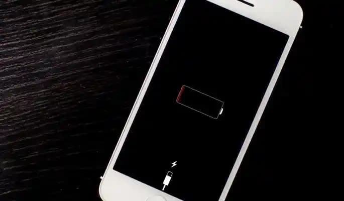 iPhone'ları Gece Şarjda Bırakmak: Avantajlar, Riskler ve En İyi Uygulamalar