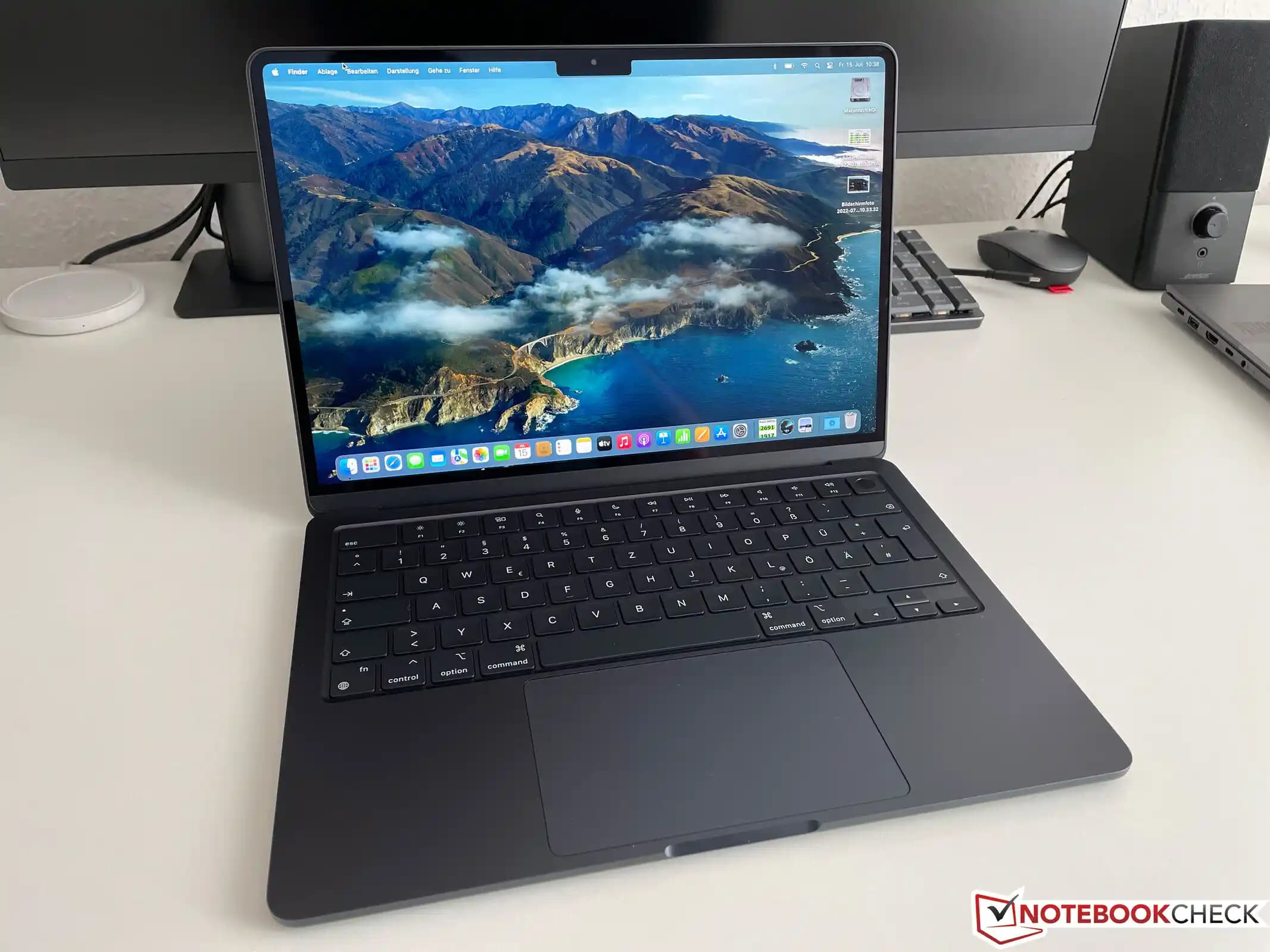 2025'te MacBook Air M2 16GB 256GB ile Taşınabilir Gücün Sırları