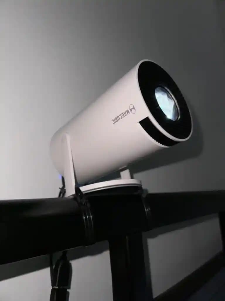 Portaflix 4K Projektörler: Yüksek Çözünürlük ve Taşınabilirlik ile Ev Sineması Deneyimi