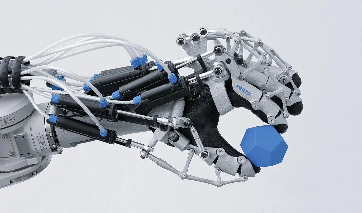 Robotik El Teknolojisinin Temel Bileşenleri ve Güncel Trendleri