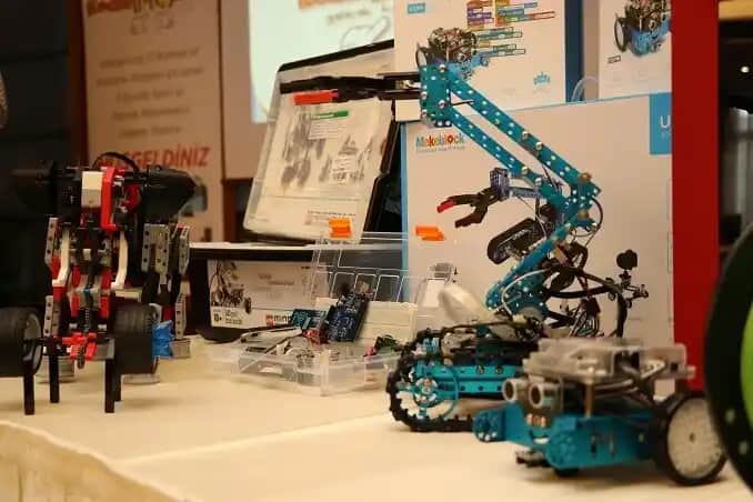 Robotik Malzeme Teknolojileri ve Elektronik Sektöründeki Önemi