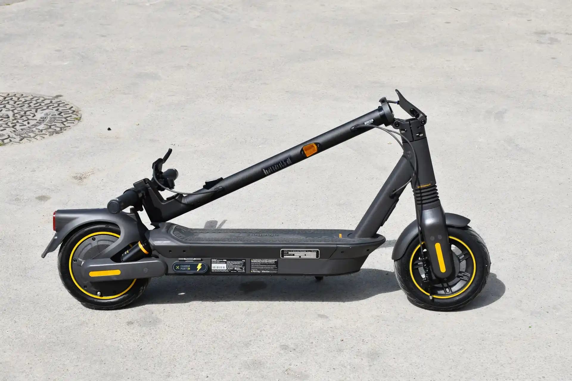 Segway Ninebot Max G2 Elektrikli Scooter: Yüksek Performanslı ve Sürdürülebilir Ulaşım Aracı